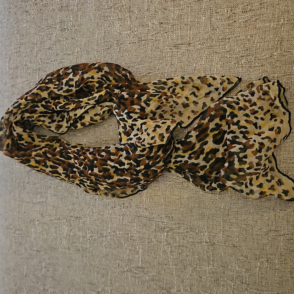 Vintage Leopard Print Women's Scarf